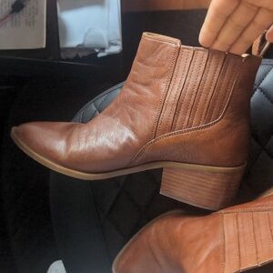 Crown Vintage Brown leather ankle boot Size 8.5